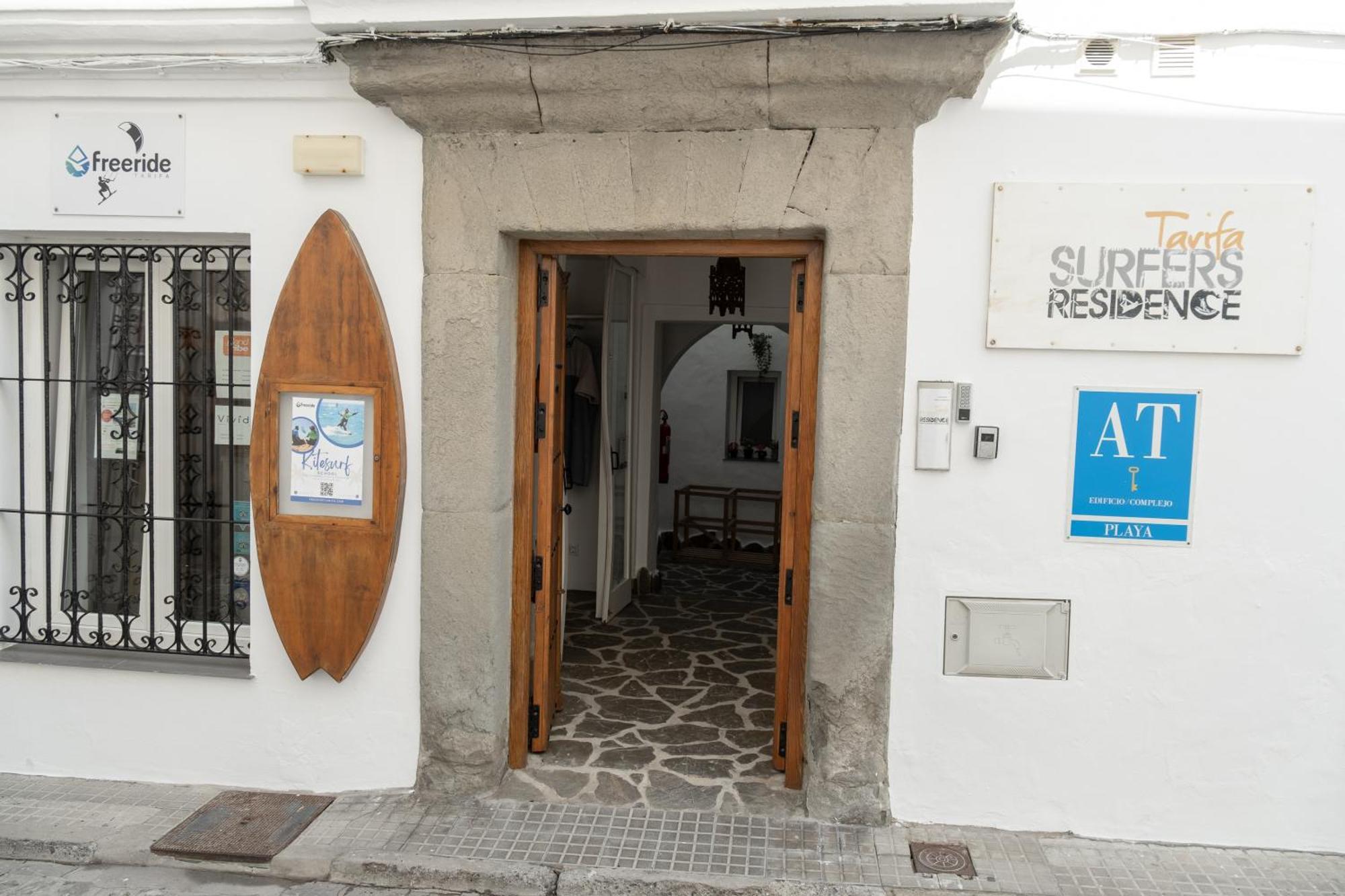 Surfersresidence Apartments Tarifa Bagian luar foto